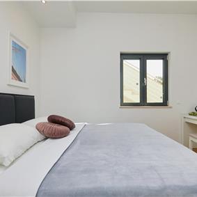 6 Bedroom Seafront Villa with Pool near Slano, Sleeps 12-14